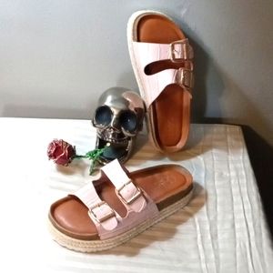 Size 7 pink sandals